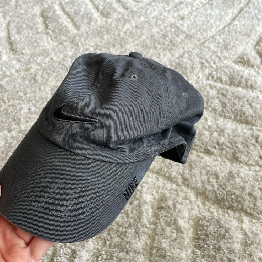 Gray Nike hat